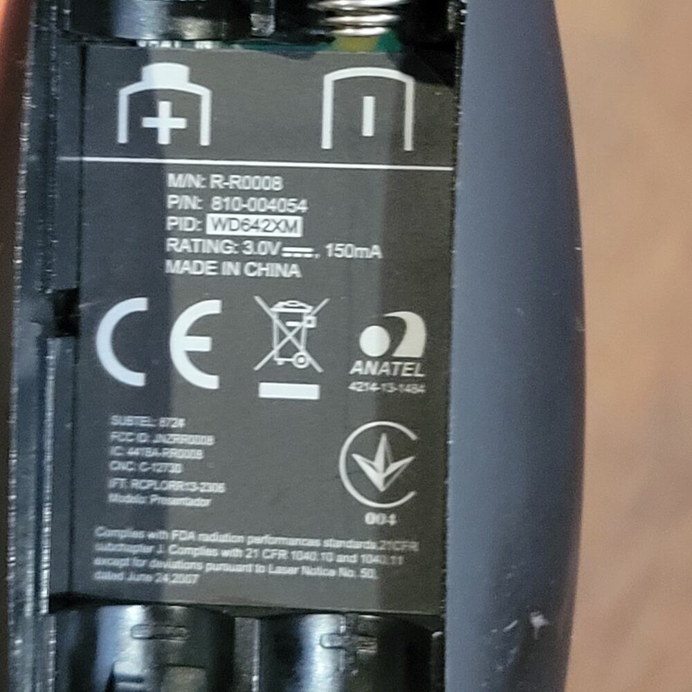 Logitech R400 Remote Wireless Presenter Laser Pointer - Picture 12 of 16